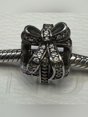 Authentic Retired Pandora Sparkling Surprise Gift Box Present Charm 925 ALE